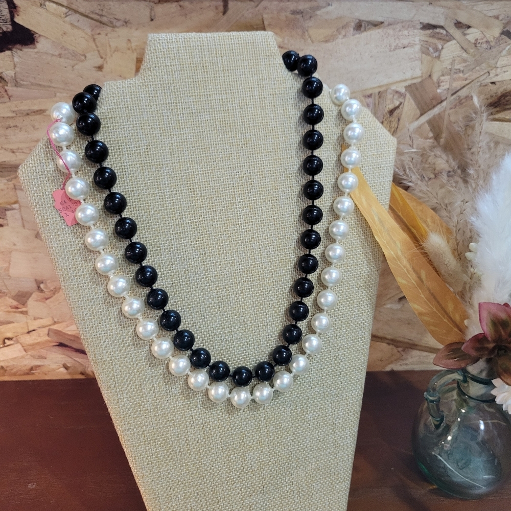 Elegant Black and White Beaded Necklace